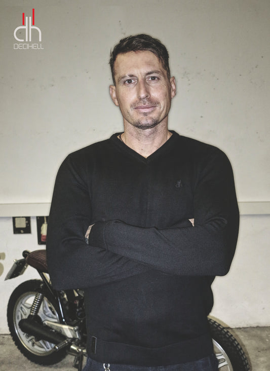 Sweater - Black Skull